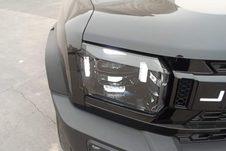 Used JETOUR Shanhai Traveler C-DM 2024 C-DM 208KM Mountain & Wilderness Edition Right Front Headlight