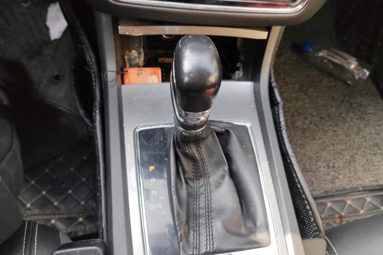 Used Roewe i6 2018 20T Automatic Flagship Edition Gear Lever