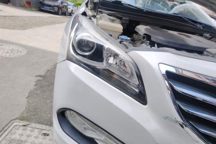 Used Hyundai Mistra 2016 1.8L Automatic Smart GLS Right Front Headlight