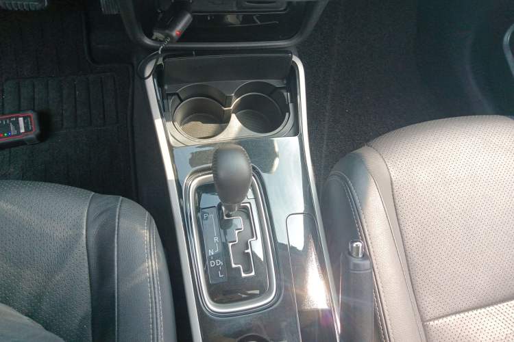 Used Mitsubishi Outlander 2018 2.0L Two-Wheel Drive Glory Edition 5 Seats