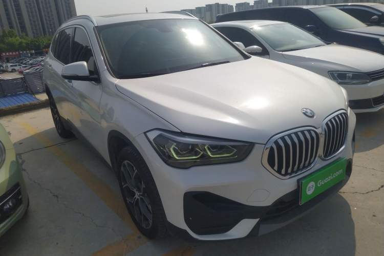 Used BMW X1 2022 sDrive25Li Leading Model Front Right 45 Deg