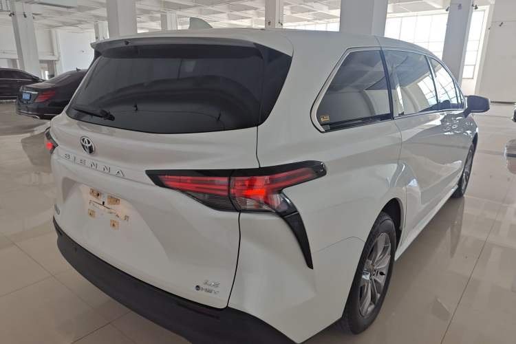 Used Toyota SIENNA 2024 2.5L Hybrid Comfort Edition