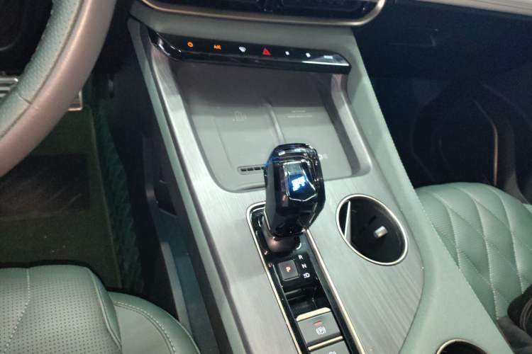 Used JETOUR Shanhai L9 2024 1.5TD 2DHT Max 7-Seater
