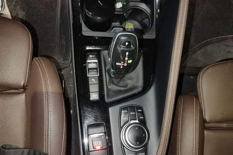 Used BMW X1 2020 xDrive25Li Luxury Edition Gear Lever