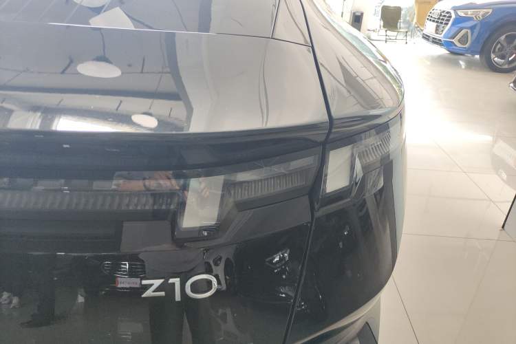 Used Lynk & Co Z10 2025 71 kWh 602 km Range Rear-Wheel Drive Pro