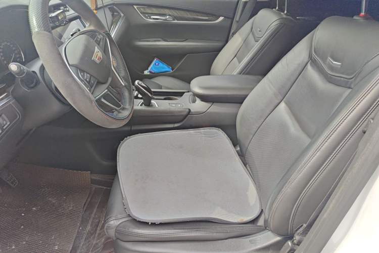 Used Cadillac XT5 2017 Anniversary Edition 25T Luxury Model Left Front Seat