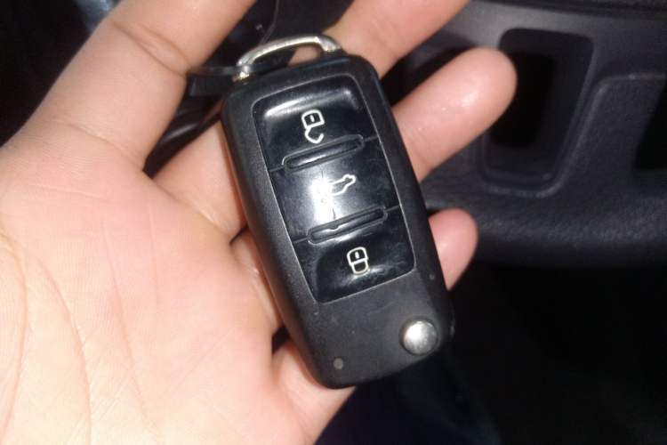 Used Volkswagen Touran 2015 1.4T Manual Fashion Edition 5-Seater Interior 1