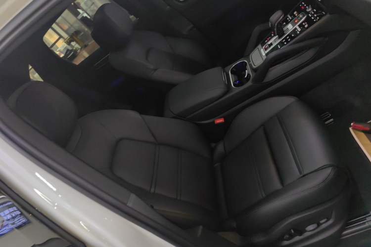 Used Porsche Cayenne 2022 Cayenne 3.0T Platinum Edition
