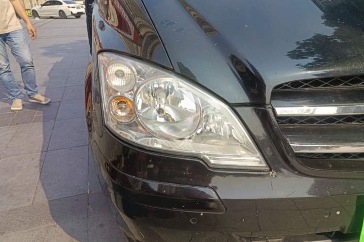 Used Mercedes-Benz Vito 2013 3.0L Elite Edition Right Front Headlight