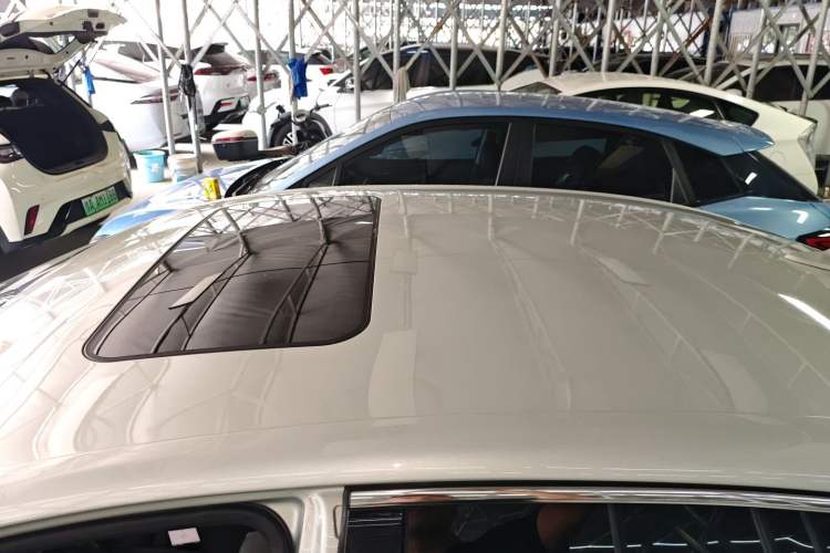 Used Roewe i6 New Energy 2017 45T Hybrid Connect & Smart Enjoyment Edition Roof