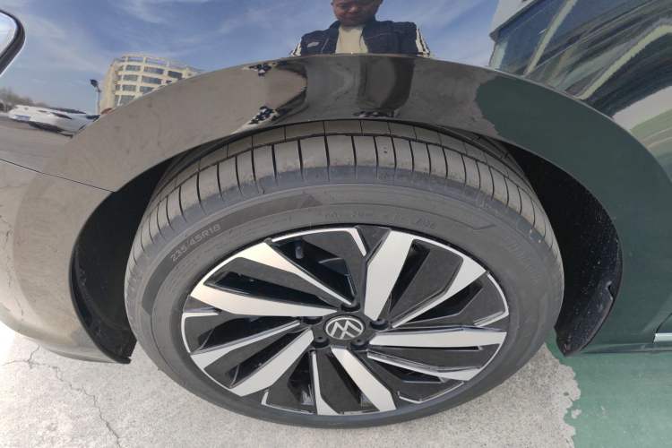 Used Volkswagen Passat 2026 Model, Outstanding 380TSI Longteng Edition
