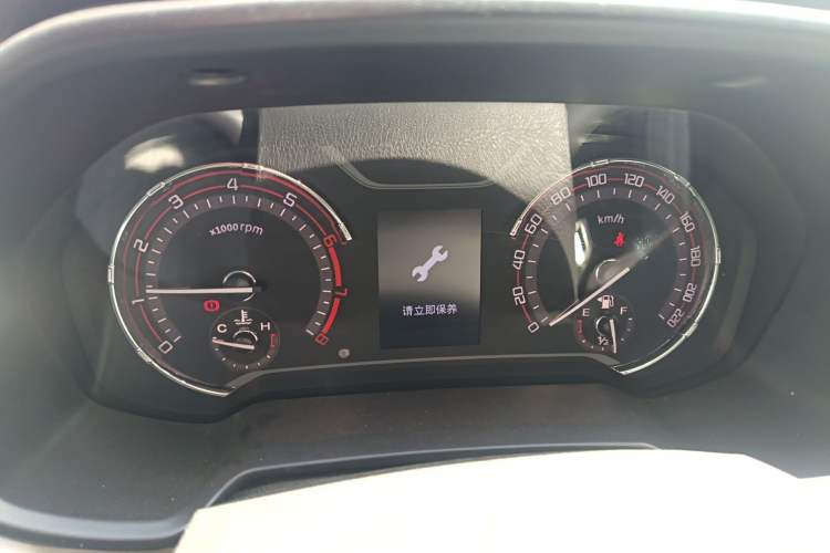 Used SAIC MAXUS T60 2017 2.4L Gasoline Manual Two-Wheel Drive High-Ride Elite Standard Van
