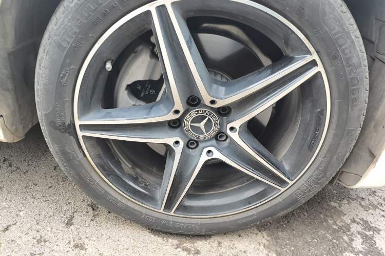 Used Mercedes-Benz E-Class 2019 E 200 Sport Edition Right Front Wheel Hub