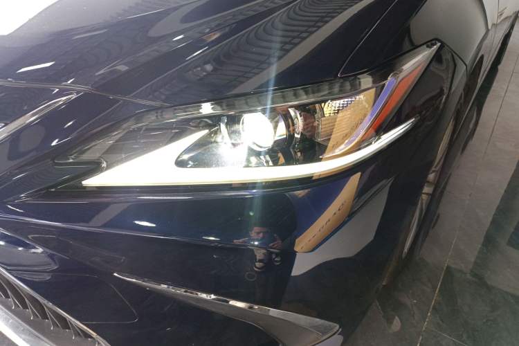 Used Lexus ES 2020 260 Excellence Edition
