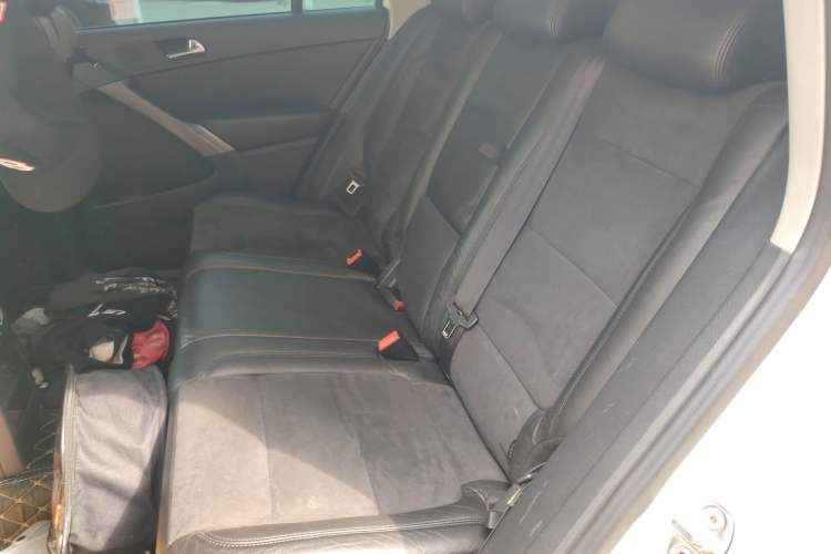 Used Volkswagen Tiguan 2010 2.0 TSI Automatic All-Wheel Drive Flagship Navigation Edition Left Rear Seat