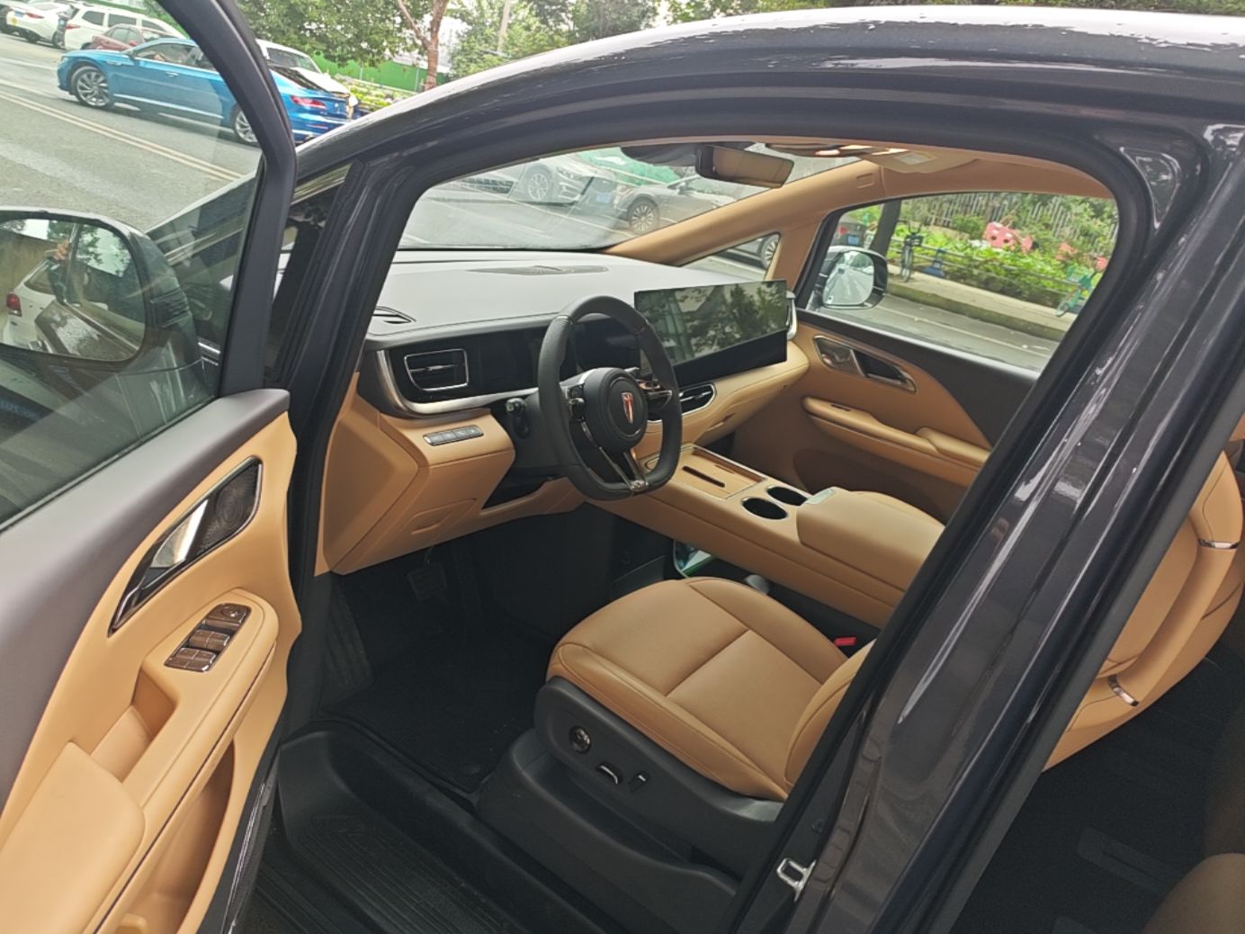 Hongqi HQ9 PHEV 2026 Model 2.0T Four-Wheel Drive Prestige Edition — снимка 18