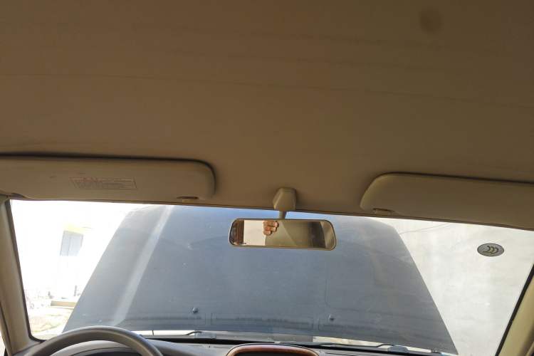 Used Nissan D22 2013 2.4L Gasoline Two-Wheel-Drive Premium Model