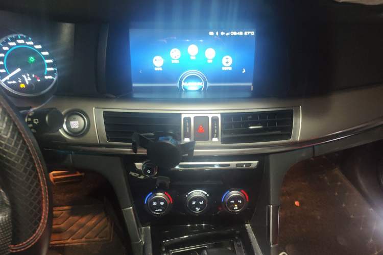 Used Haval H7 2017 Blue-Label H7L 2.0T Automatic Luxury Model Audio And AC Panel