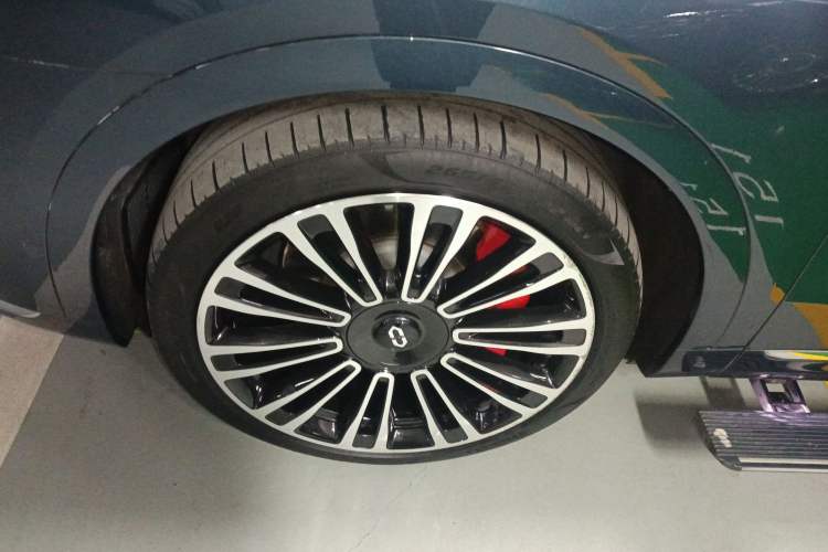 Used Hima AITO M9 2024 Range-Extended Max Edition 42 kWh 6-Seater Version Exterior 4