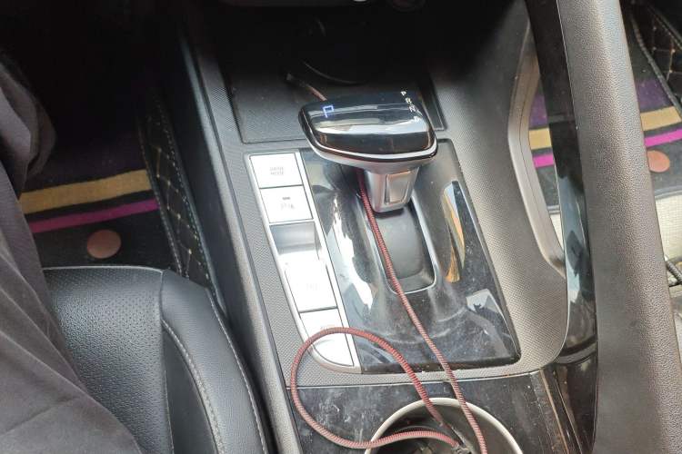 Used Hyundai Elantra 2022 1.5L CVT GLX Elite Edition Gear Lever