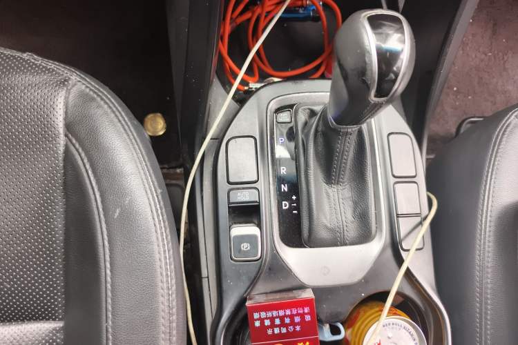 Used Hyundai Santa Fe 2015 2.4L Automatic Two-Wheel Drive Smart Version 5 Seats
