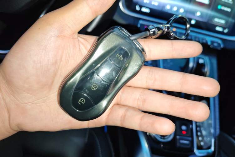 Used Geely Auto Emgrand X7 Sport 2020 1.8TD DCT ZhiZun PRO Interior 1