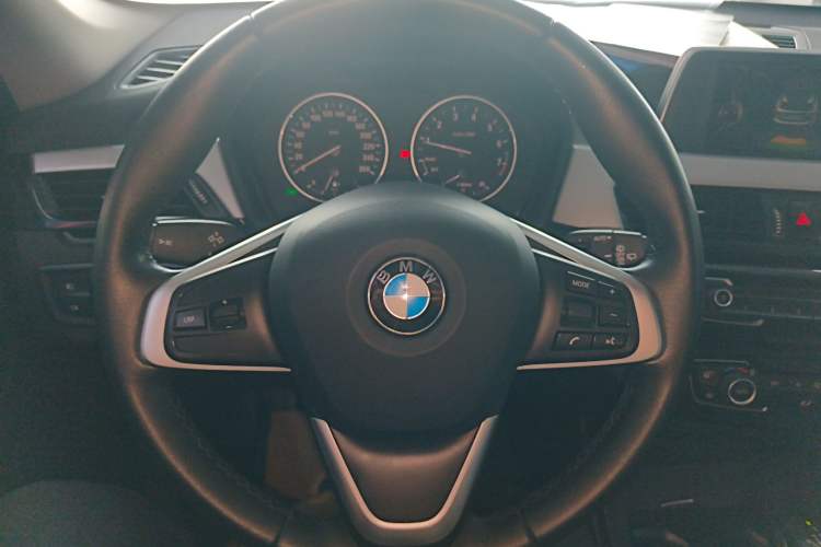 Used BMW X1 2016 sDrive18Li Fashion Model Steering Wheel
