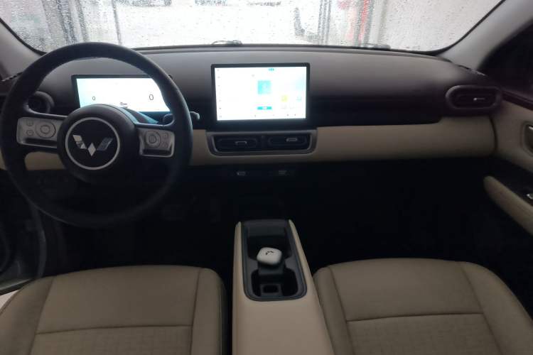 Used Wuling Bingo PLUS 2024 510 km Flagship Edition Four-Seater Version Center Console