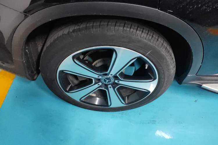 Used Mercedes-Benz GLC 2022 Refreshed GLC 300 L 4MATIC Dynamic Edition Prestige Version Right Rear Wheel Hub