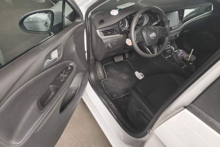 Used Buick Verano 2020 20T CVT Leading Edition Driver Seat