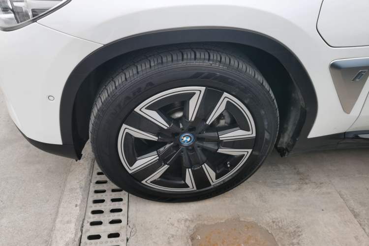 Used BMW iX3 2021 Updated Leading Edition
