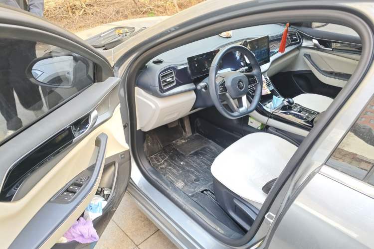 Used BYD Qin PLUS 2021 DM-i 120KM Prestige Model Driver Seat