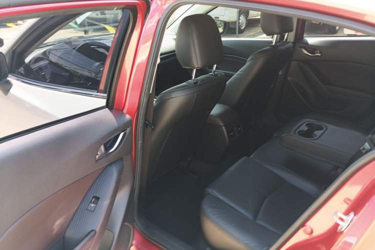 Used Mazda 3 Axela 2017 Hatchback 2.0L Automatic Sport Model China V Emission Standard