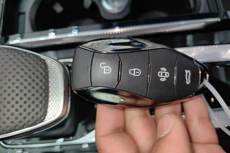 Used Hongqi H5 2025 1.5T DCT Xuan Ying Edition
