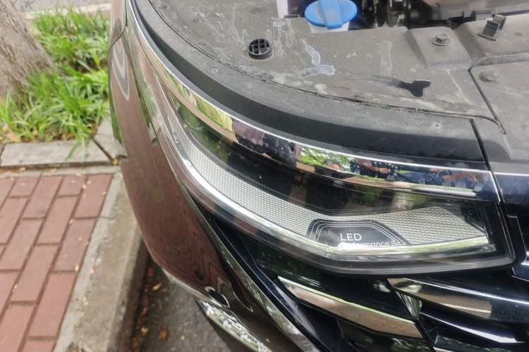 Used Hyundai Custo 2024 270TGDi LUX Prestige Edition Right Front Headlight