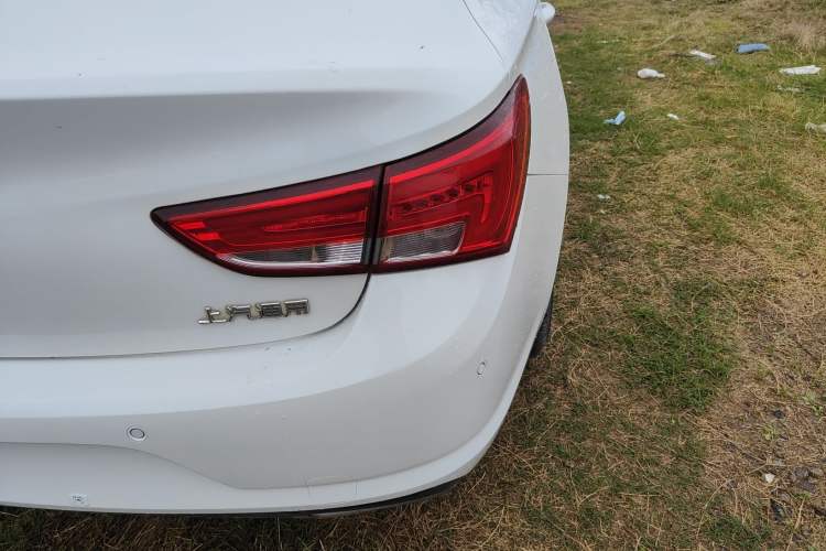 Used Buick Verano 2019 Sedan 20T Dual-Clutch Leading Model Right Rear Taillight