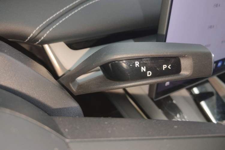 Used Xiaomi Auto SU7 2024 Four-Wheel-Drive Max Founder's Edition Gear Lever