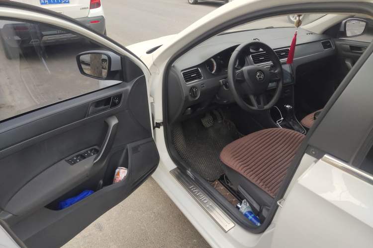 Used Skoda Rapid Spaceback 2018 1.6L Automatic Standard Edition