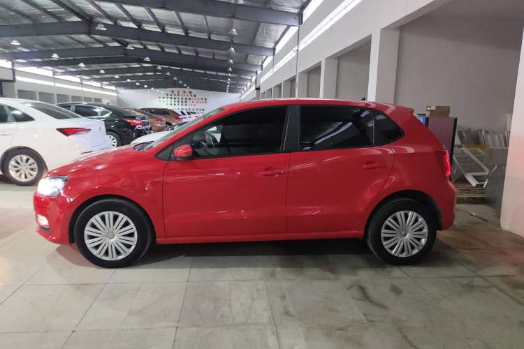 Used Volkswagen Polo 2016 1.6L Automatic Comfort Model
