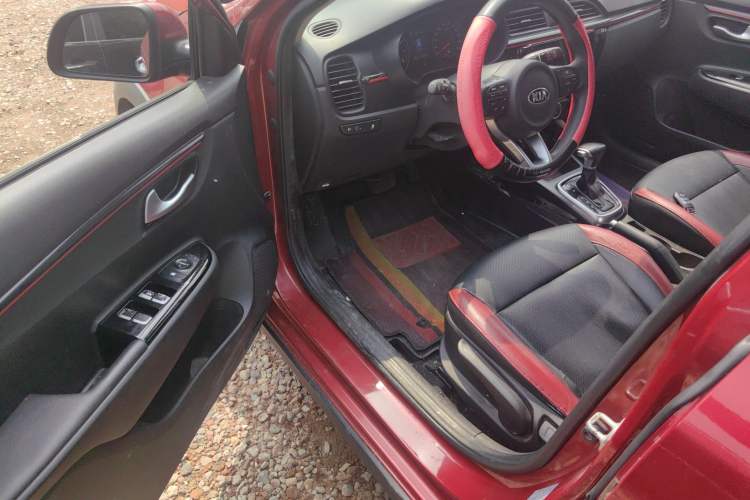 Used Kia KX Cross 2017 1.4L AT GLS
