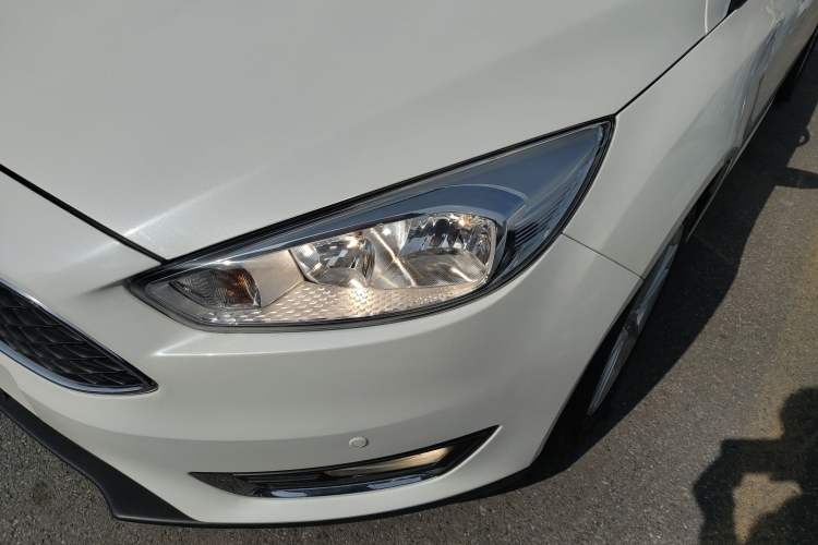 Used Ford Focus 2015 Hatchback EcoBoost 125 Automatic Supreme Style Edition