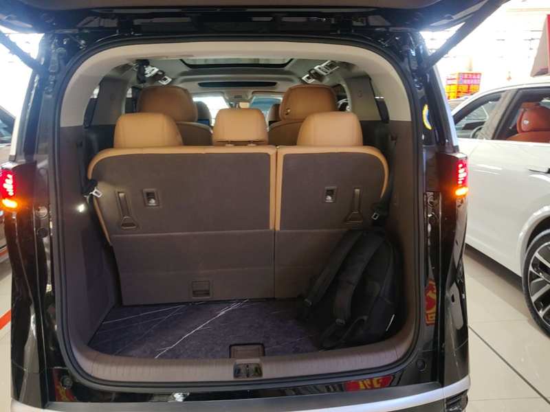 Used Denza D9 2022 DM-i 970 Four-Wheel Drive Prestige Model — 18