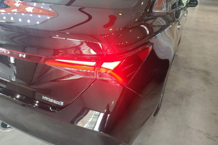 Used Toyota Avalon 2019 Dual-Engine 2.5L Luxury Edition China VI Standard