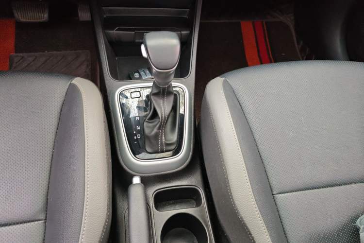 Used Kia kx1 Stonic 2021 1.4L CVT Fun & Sunroof Model Gear Lever