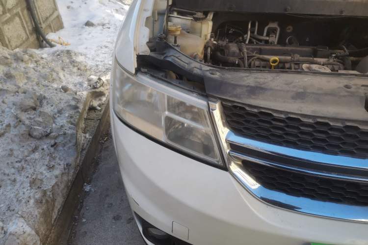 Used Dodge Journey 2013 2.4L Two-Wheel Drive Luxury Version Exterior 6