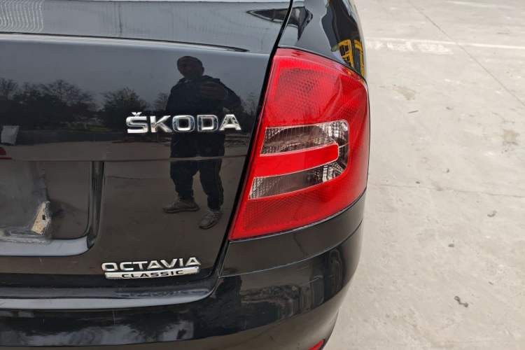 Used Skoda Octavia 2015 Classic Model 1.6L Manual Eado Version
