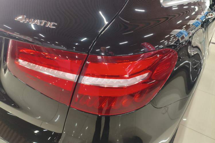 Used Mercedes-Benz GLC 2018 GLC 260 4MATIC Dynamic Edition Exterior 2