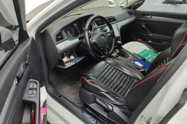 Used Volkswagen Lamando 2017 230TSI DSG Fashion Edition
