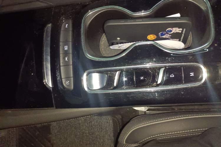 Used Buick Envision 2022 Facelift Encore S 552T Two-Wheel-Drive Luxury Model
