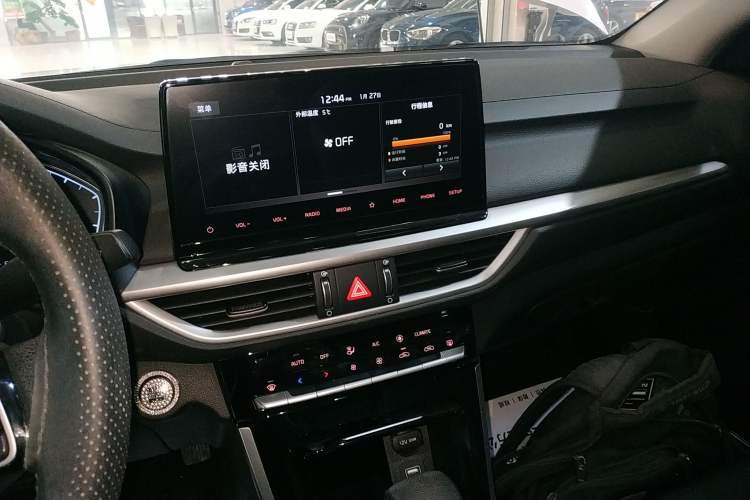 Used Kia K3 2021 Revised 1.5L CVT Youth Edition Audio And AC Panel